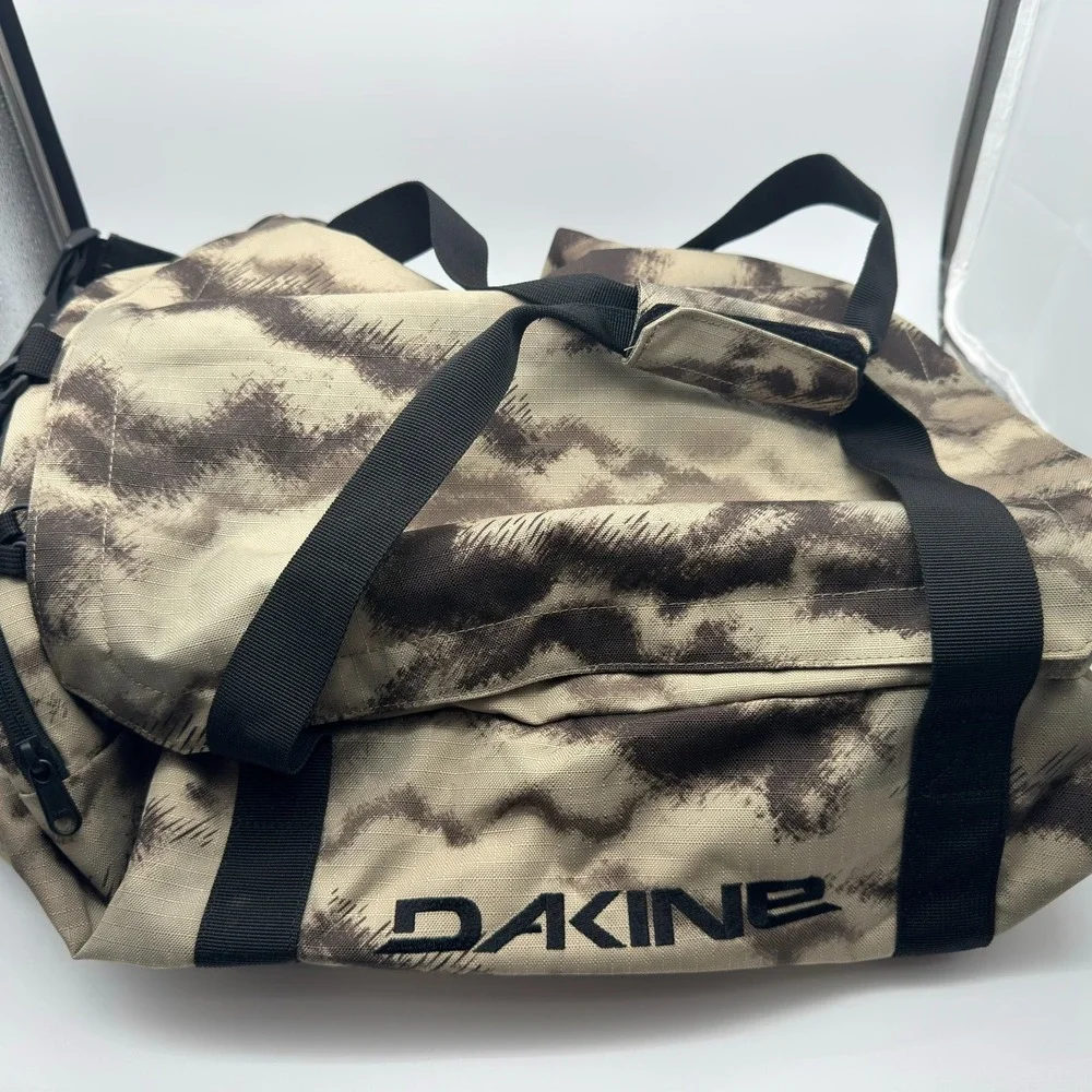 Dakine EQ Duffle 50L Duffel Bag Camo Gym Travel Weekend Carry‎ On Shoulder Bag